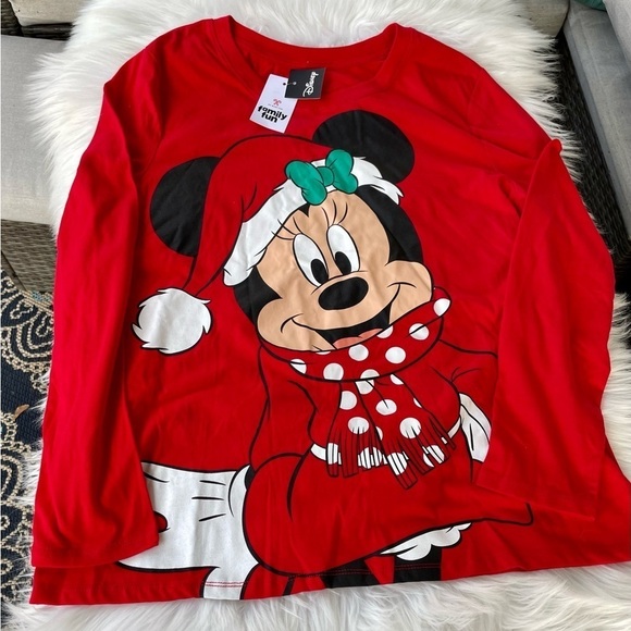 NEW! Disney's Minnie Mouse Women's Holiday Graphic Tee by Family Fun™ - Small - Picture 1 of 6